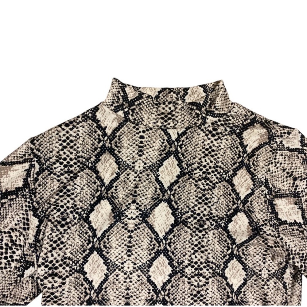 Olivia Rae Snakeskin Print Mock Neck Long Sleeve Crop Top Size M - Picture 4 of 8